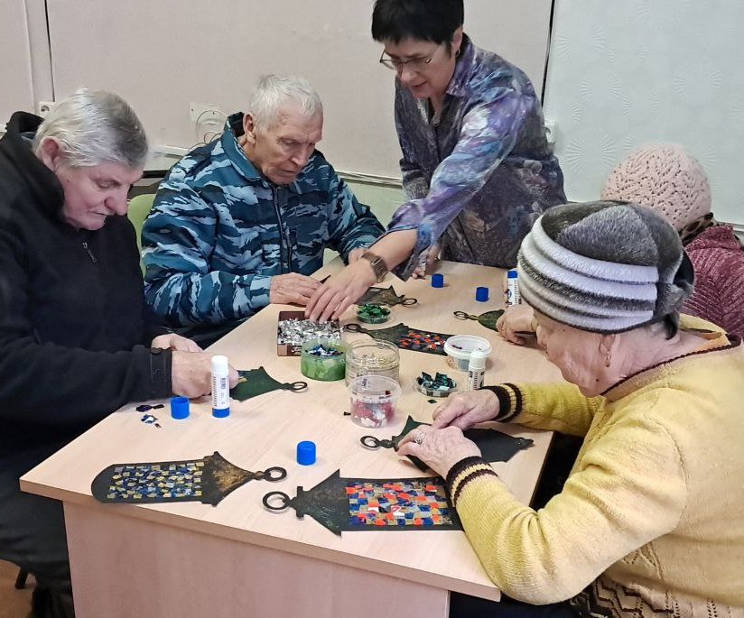Серебряное волонтерство. Мастер-класс «Свет в руках»