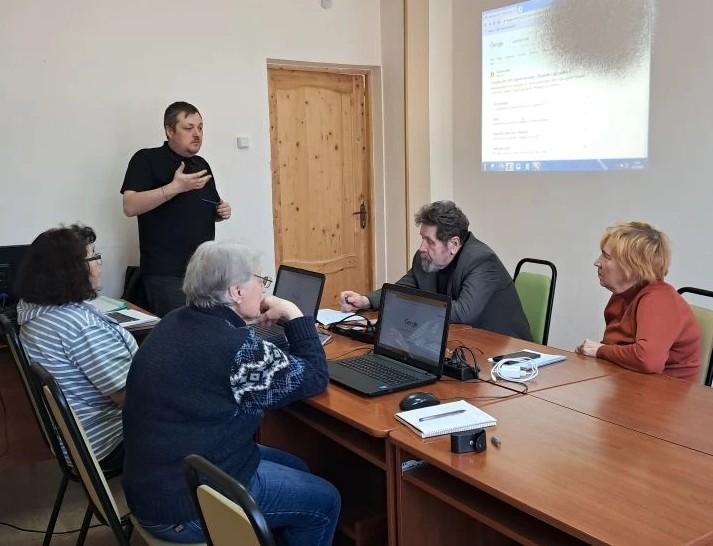 Школа компьютерной грамотности. «Азбука интернета» и «Мир на ладони»